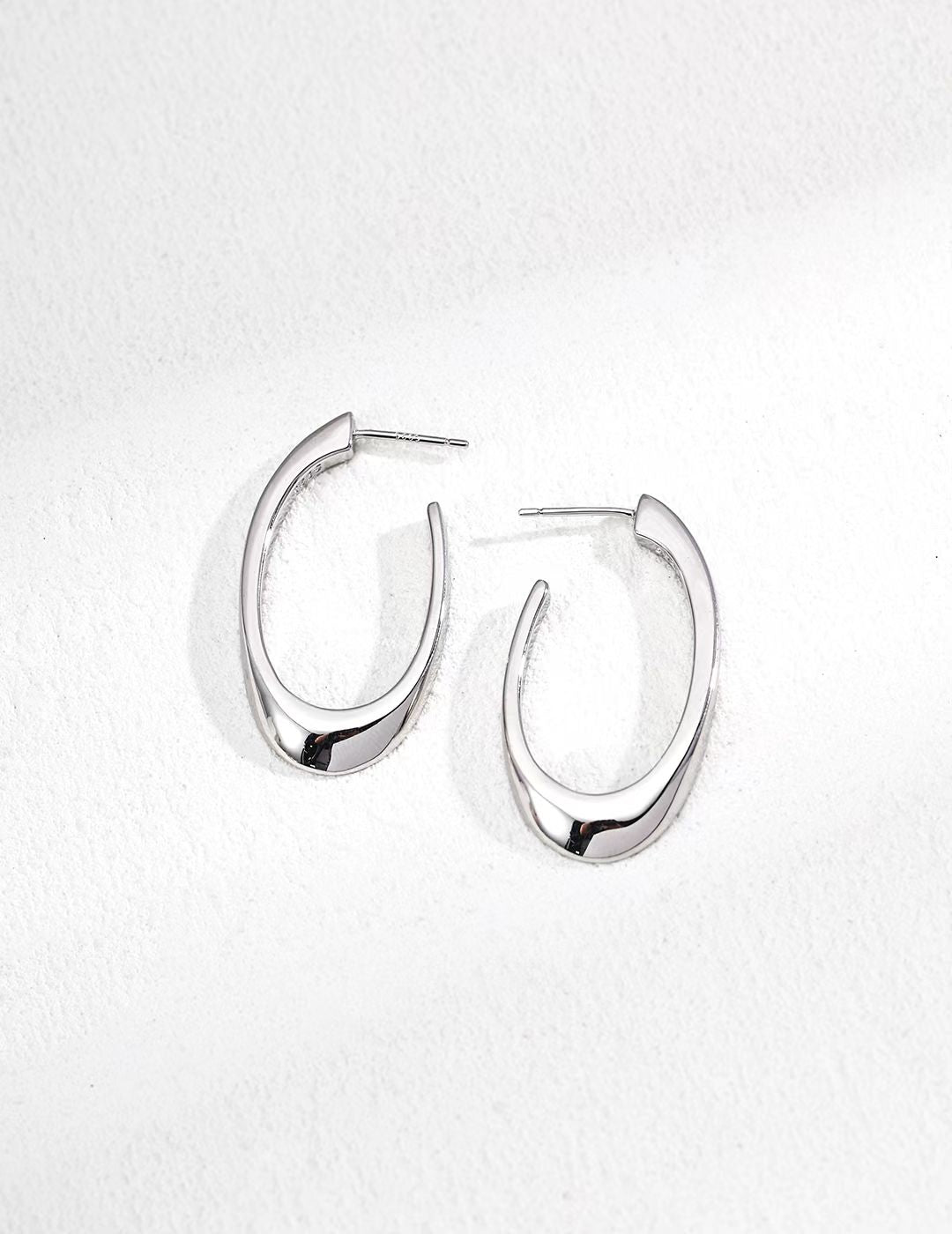 Soft Curve Hoop Earrings