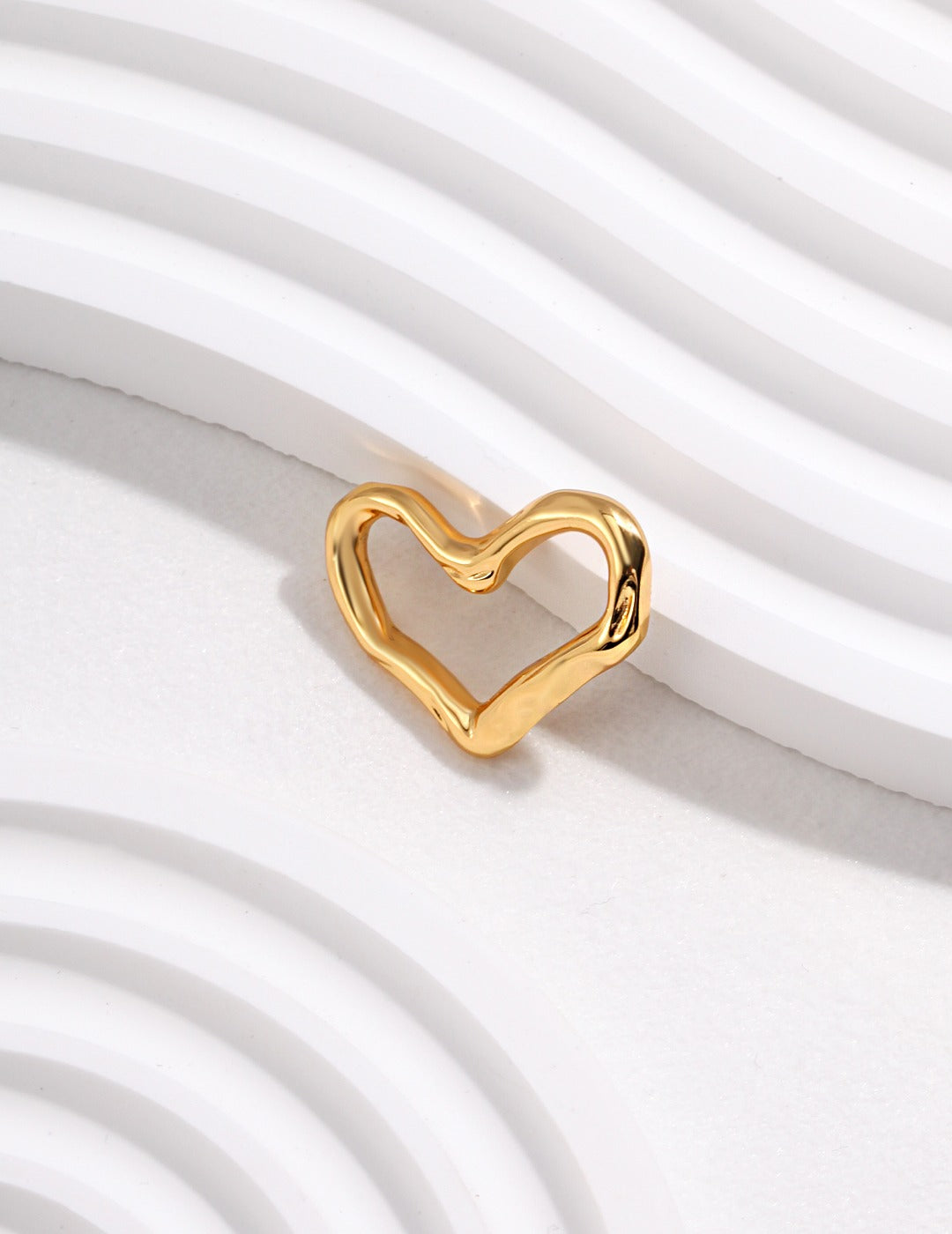 Fluid Form Pendant