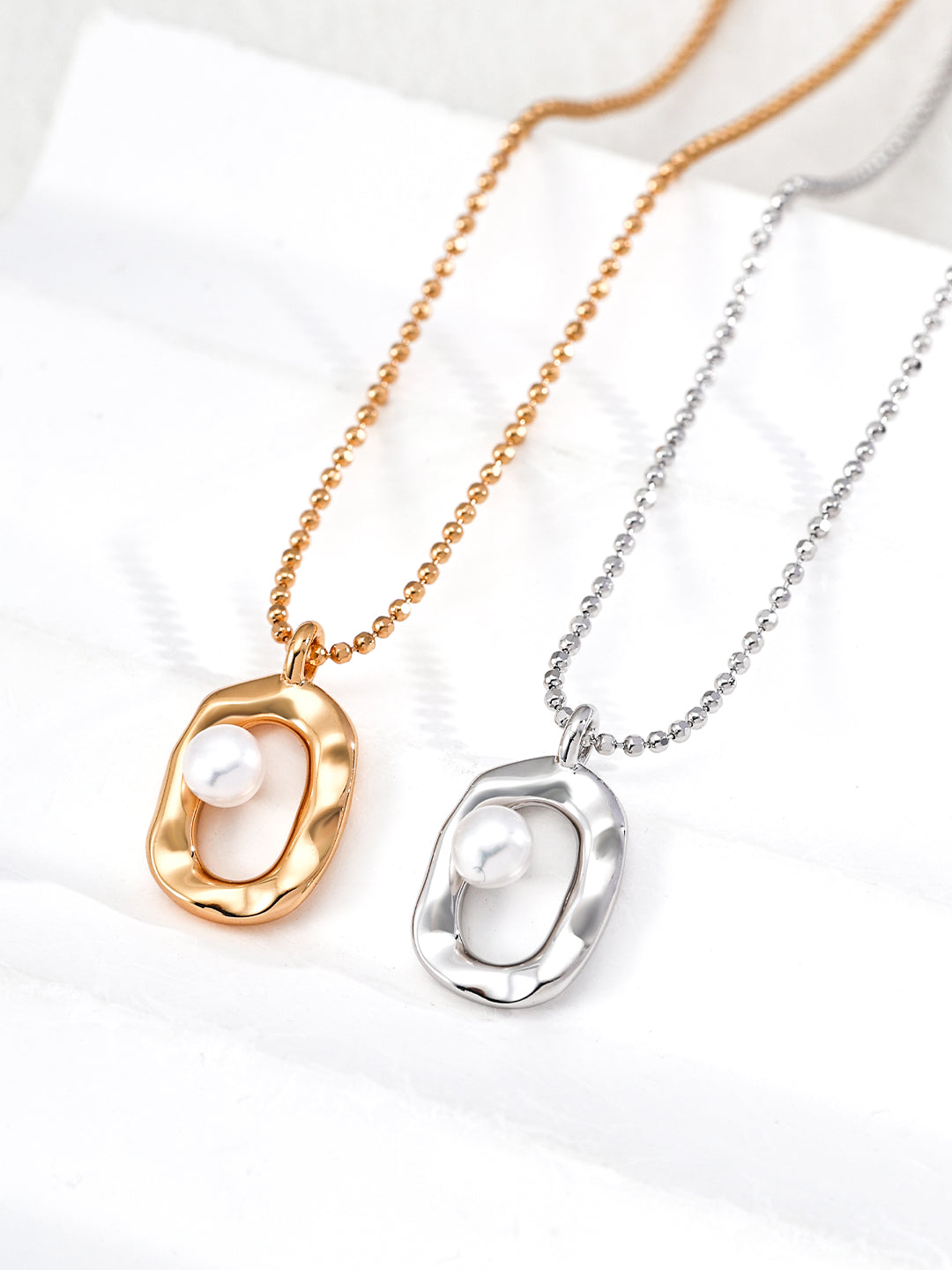Form Pearl Pendant